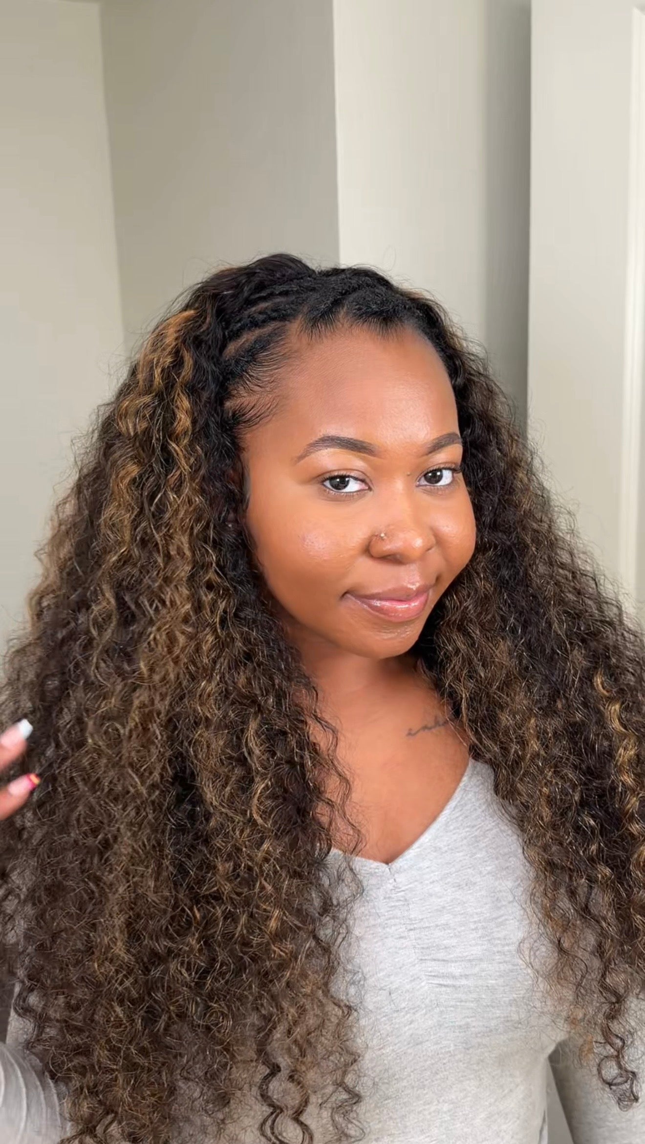 Lola - 26” Water Wave Half Wig With Highlights